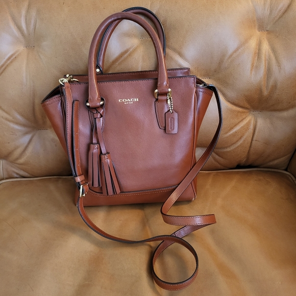 Coach Handbags - Vintage Coach crossbody purse